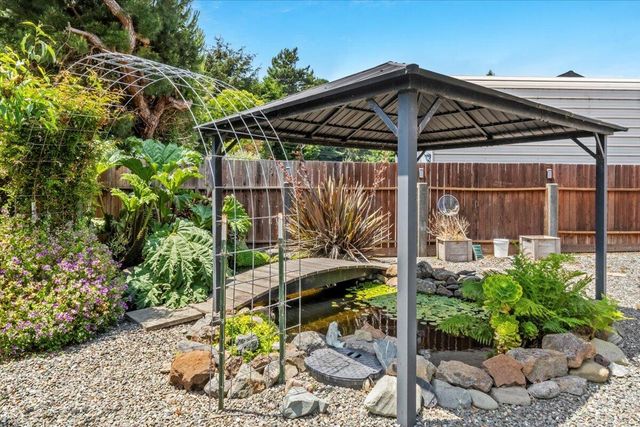 1956 Gage Lane, Eureka, CA 95503
