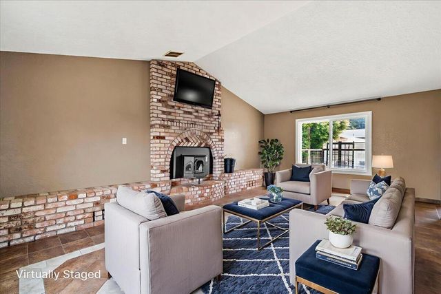 1956 Gage Lane, Eureka, CA 95503