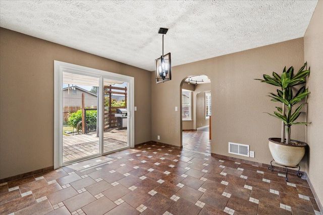 1956 Gage Lane, Eureka, CA 95503