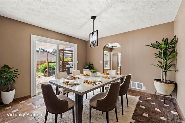 1956 Gage Lane, Eureka, CA 95503