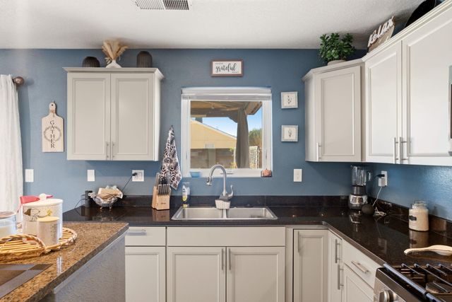 7908 Tiffany Road SW, Albuquerque, NM 87121