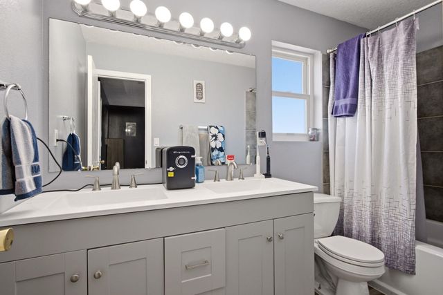 7908 Tiffany Road SW, Albuquerque, NM 87121