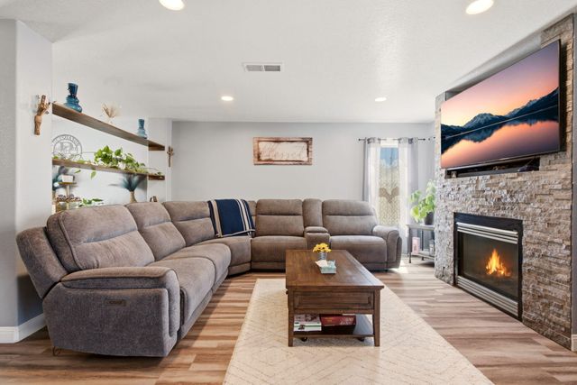 7908 Tiffany Road SW, Albuquerque, NM 87121