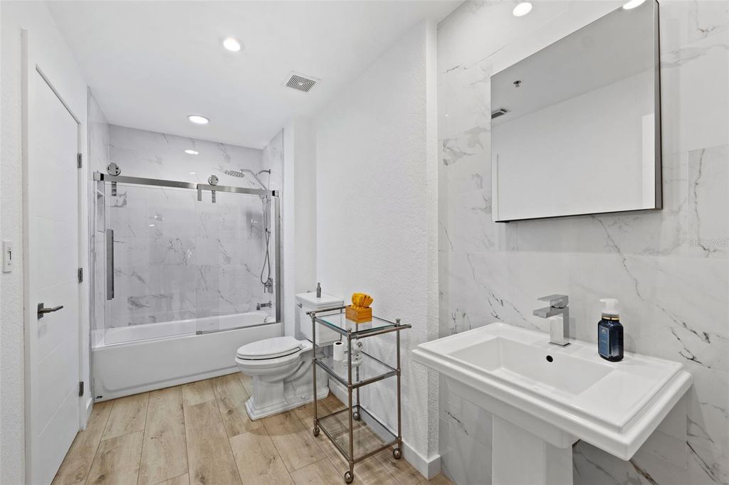 Image 22 of property listing at 700 S HARBOUR ISLAND BOULEVARD 143, Tampa, FL 33602