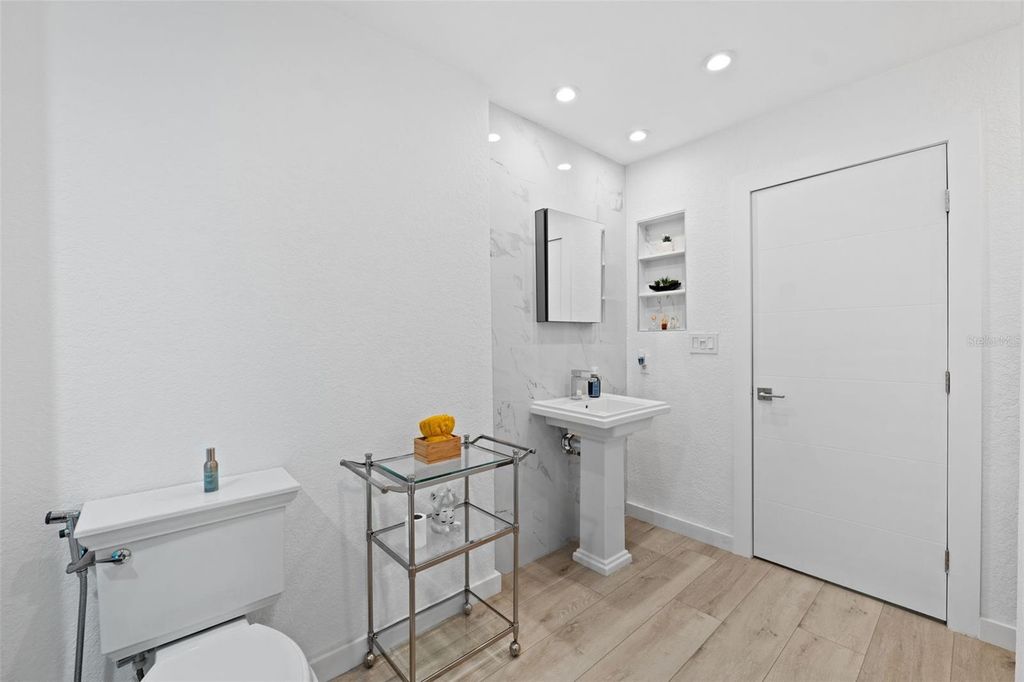 Image 23 of property listing at 700 S HARBOUR ISLAND BOULEVARD 143, Tampa, FL 33602