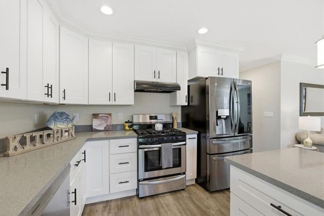 2212 Dumbarton Avenue, East Palo Alto, CA 94303