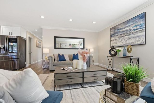 2212 Dumbarton Avenue, East Palo Alto, CA 94303