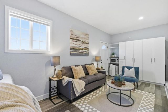 2212 Dumbarton Avenue, East Palo Alto, CA 94303