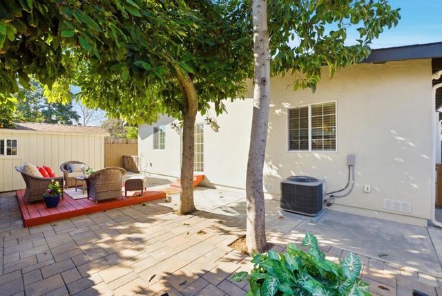 2212 Dumbarton Avenue, East Palo Alto, CA 94303