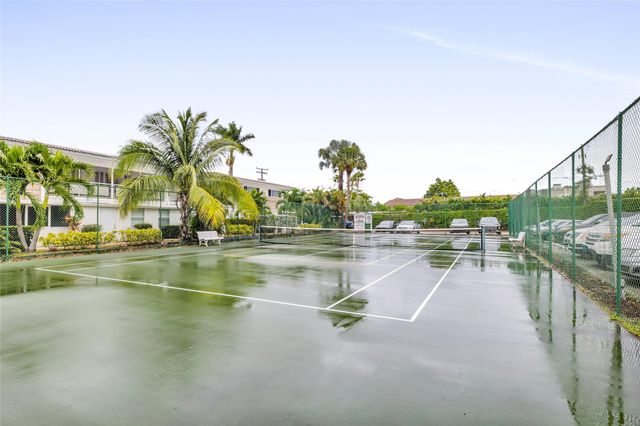 3050 NE 16th Ave 207, Oakland Park, FL 33334