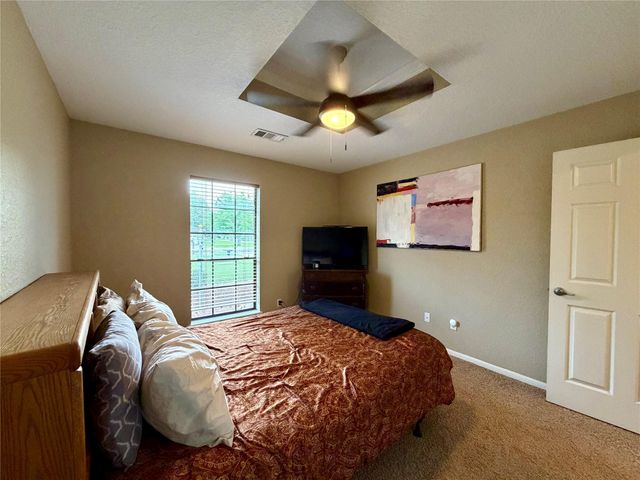 1503 Avenue H, Danbury, TX 77534