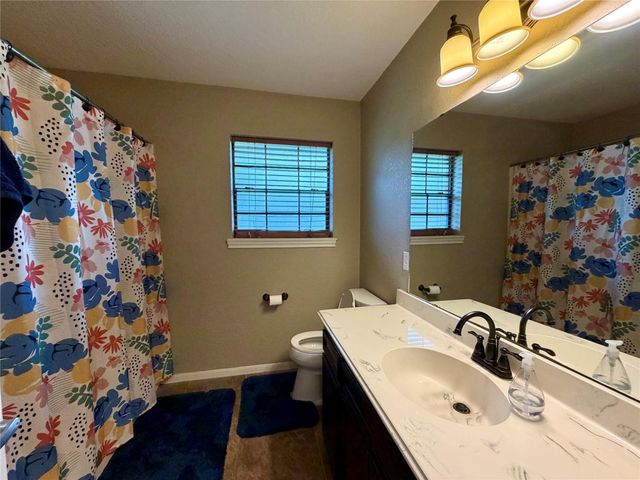 1503 Avenue H, Danbury, TX 77534