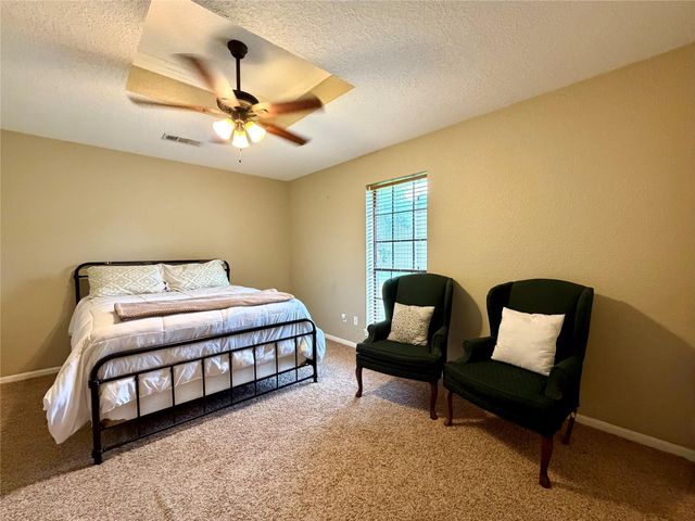 1503 Avenue H, Danbury, TX 77534
