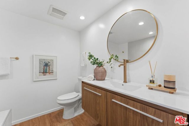 1244 14th Street E, Santa Monica, CA 90404