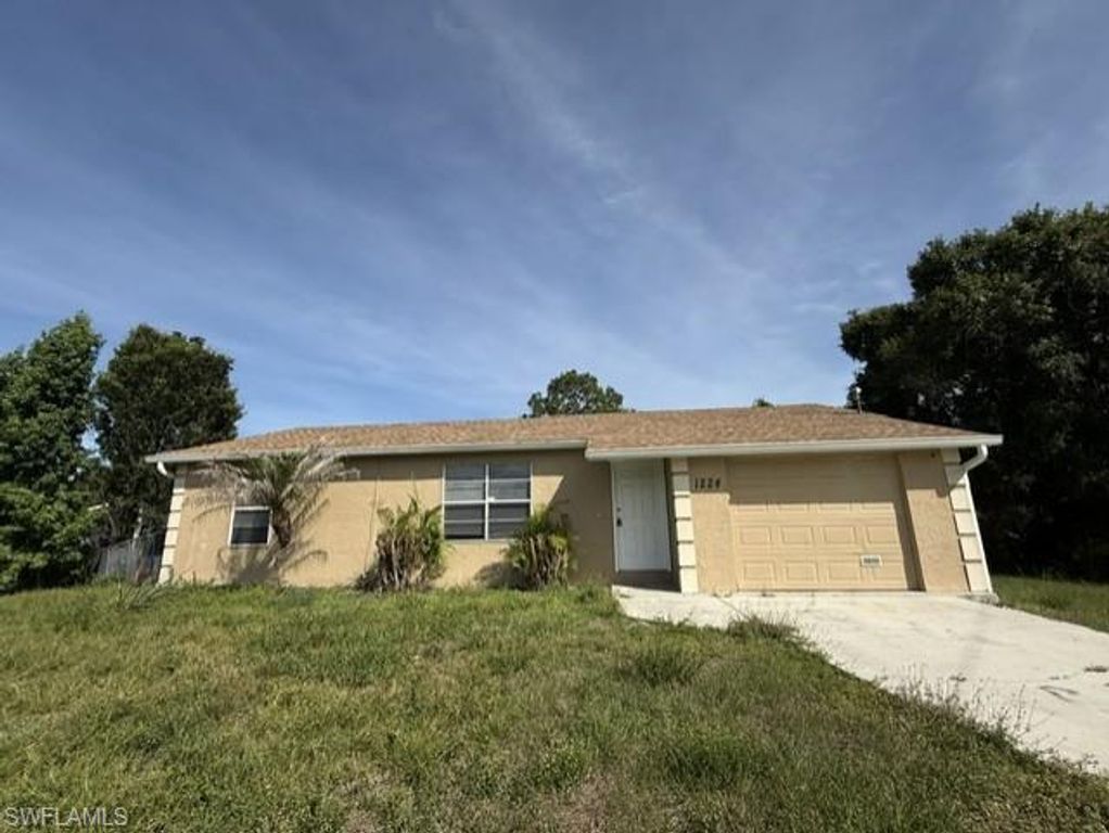 1224 Hamilton AVE, Lehigh Acres, FL 33972