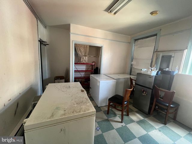 1516 TASKER ST, Philadelphia, PA 19145
