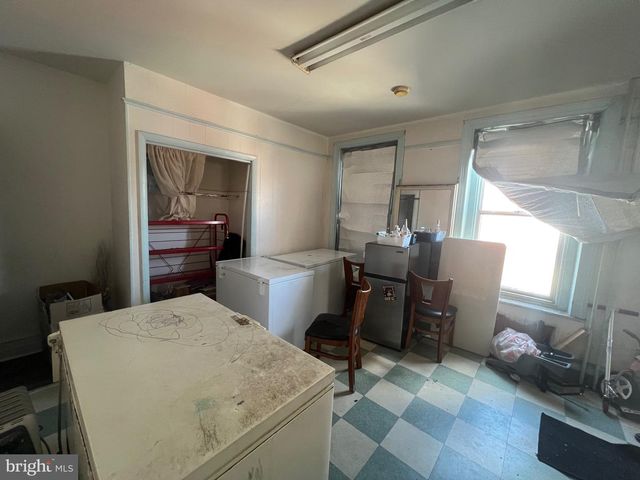 1516 TASKER ST, Philadelphia, PA 19145