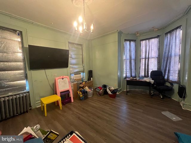 1516 TASKER ST, Philadelphia, PA 19145