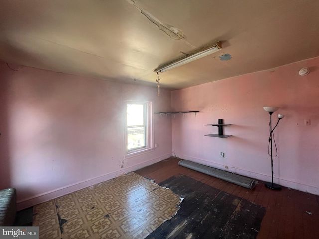 1516 TASKER ST, Philadelphia, PA 19145