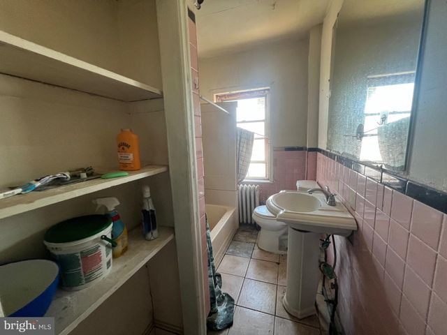 1516 TASKER ST, Philadelphia, PA 19145