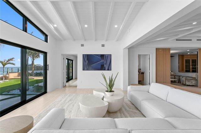 2580 E BAY ISLE DRIVE SE, St Petersburg, FL 33705