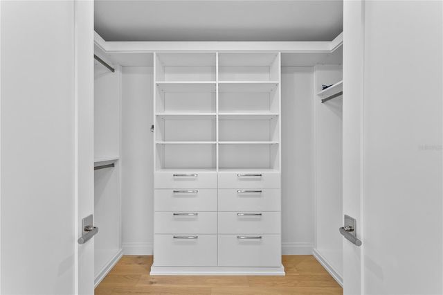 2580 E BAY ISLE DRIVE SE, St Petersburg, FL 33705