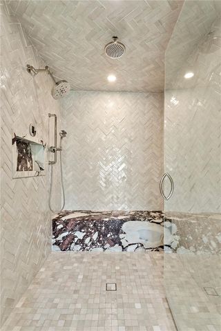 2580 E BAY ISLE DRIVE SE, St Petersburg, FL 33705