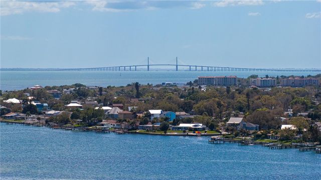 2580 E BAY ISLE DRIVE SE, St Petersburg, FL 33705