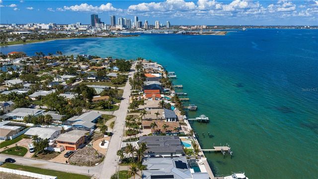 2580 E BAY ISLE DRIVE SE, St Petersburg, FL 33705