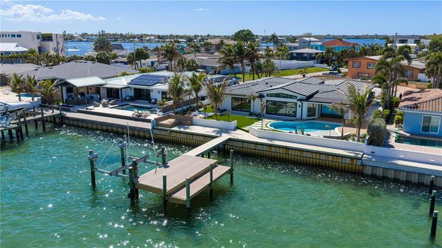 2580 E BAY ISLE DRIVE SE, St Petersburg, FL 33705