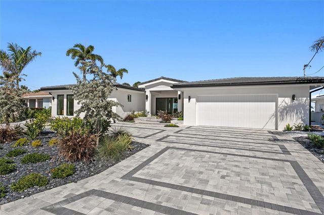 2580 E BAY ISLE DRIVE SE, St Petersburg, FL 33705