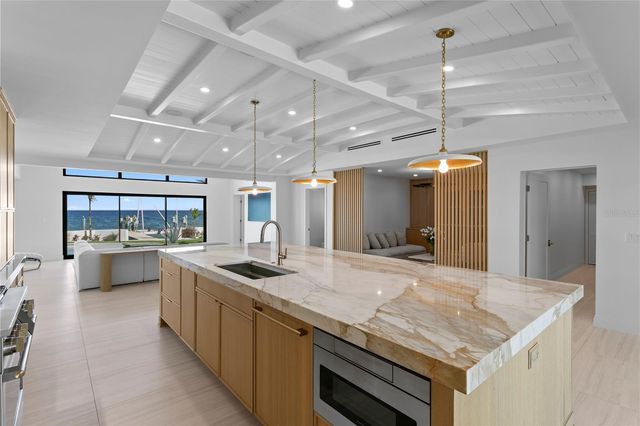 2580 E BAY ISLE DRIVE SE, St Petersburg, FL 33705