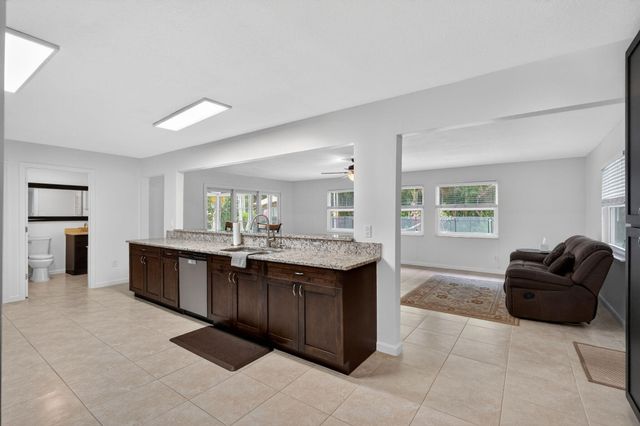 17391 Alexander Run, Jupiter, FL 33478