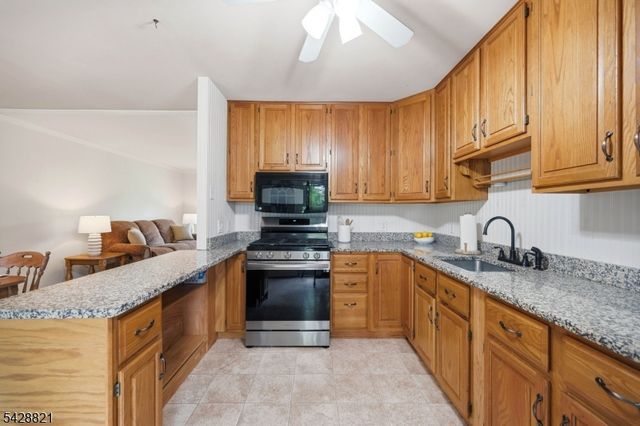 15 Fairview Ave, Newton Town, NJ 07860