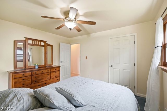 15 Fairview Ave, Newton Town, NJ 07860