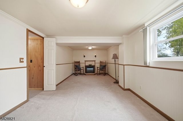 15 Fairview Ave, Newton Town, NJ 07860