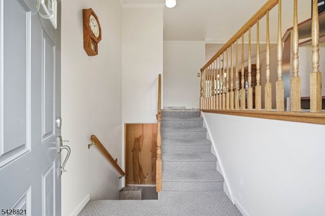 15 Fairview Ave, Newton Town, NJ 07860