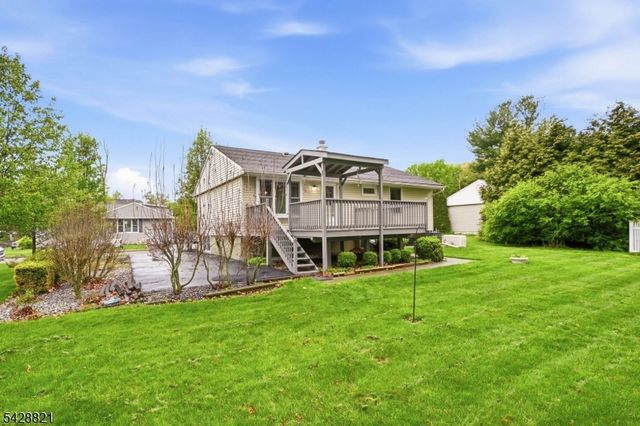 15 Fairview Ave, Newton Town, NJ 07860