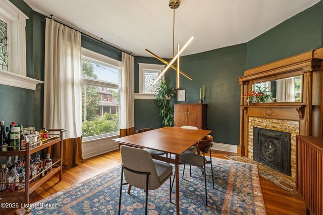 2206 Grinstead Dr, Louisville, KY 40204