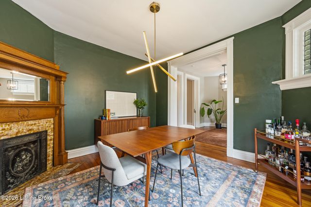 2206 Grinstead Dr, Louisville, KY 40204