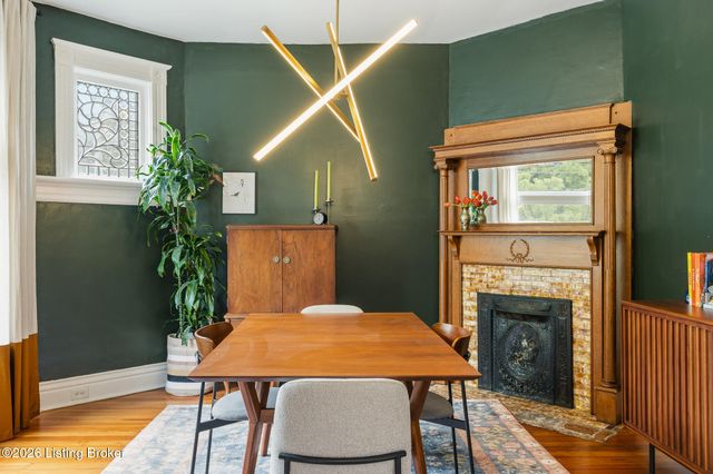 2206 Grinstead Dr, Louisville, KY 40204