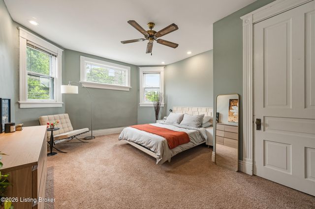 2206 Grinstead Dr, Louisville, KY 40204