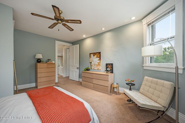 2206 Grinstead Dr, Louisville, KY 40204