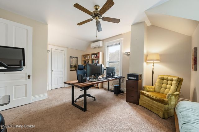 2206 Grinstead Dr, Louisville, KY 40204