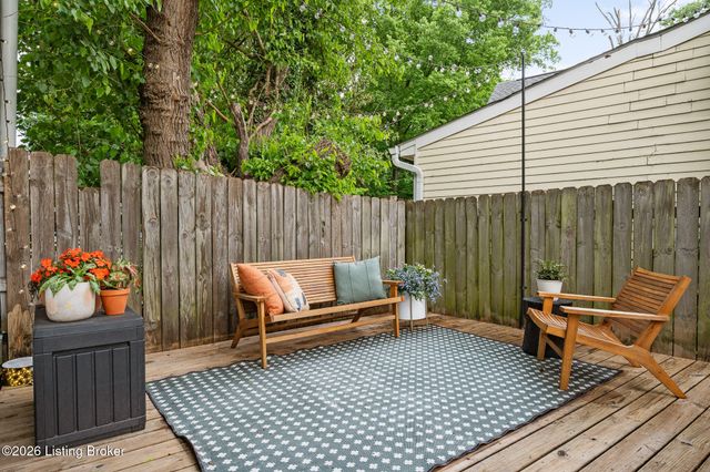 2206 Grinstead Dr, Louisville, KY 40204