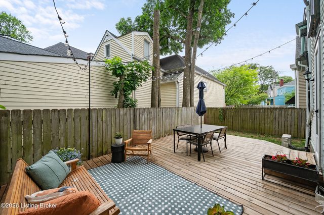 2206 Grinstead Dr, Louisville, KY 40204