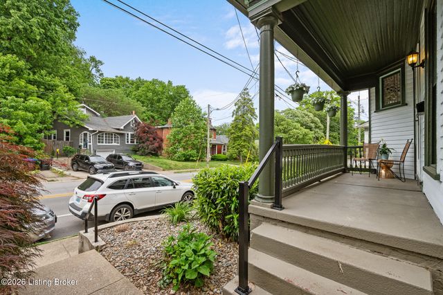 2206 Grinstead Dr, Louisville, KY 40204