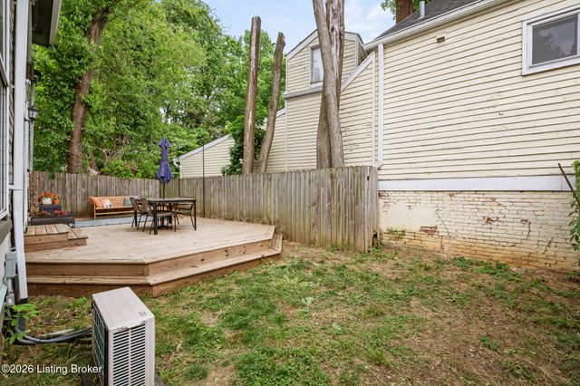 2206 Grinstead Dr, Louisville, KY 40204