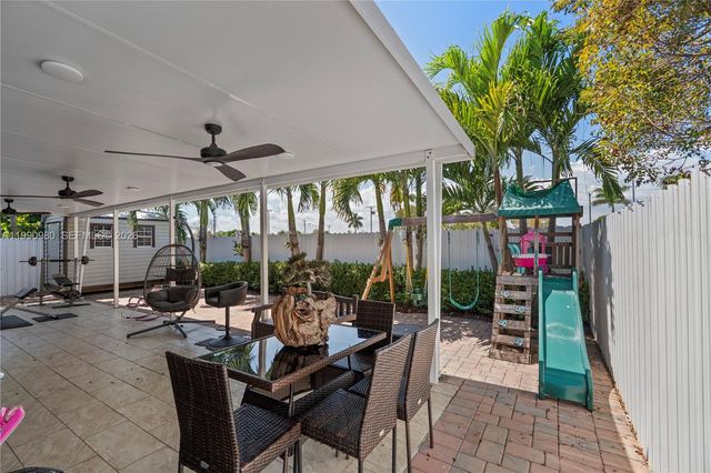 27964 SW 136th Pl, Homestead, FL 33032