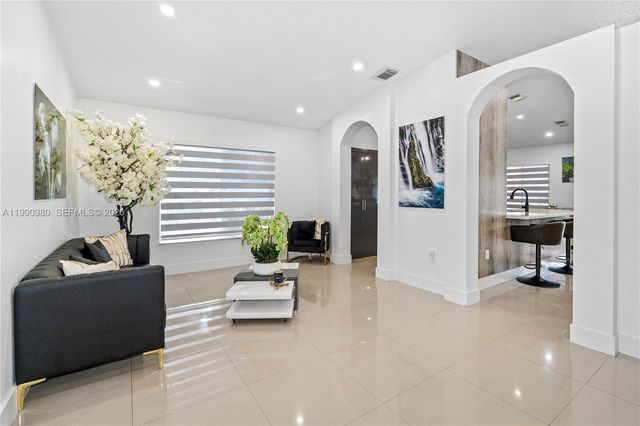 27964 SW 136th Pl, Homestead, FL 33032